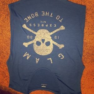 Express crop sleeved tshirt